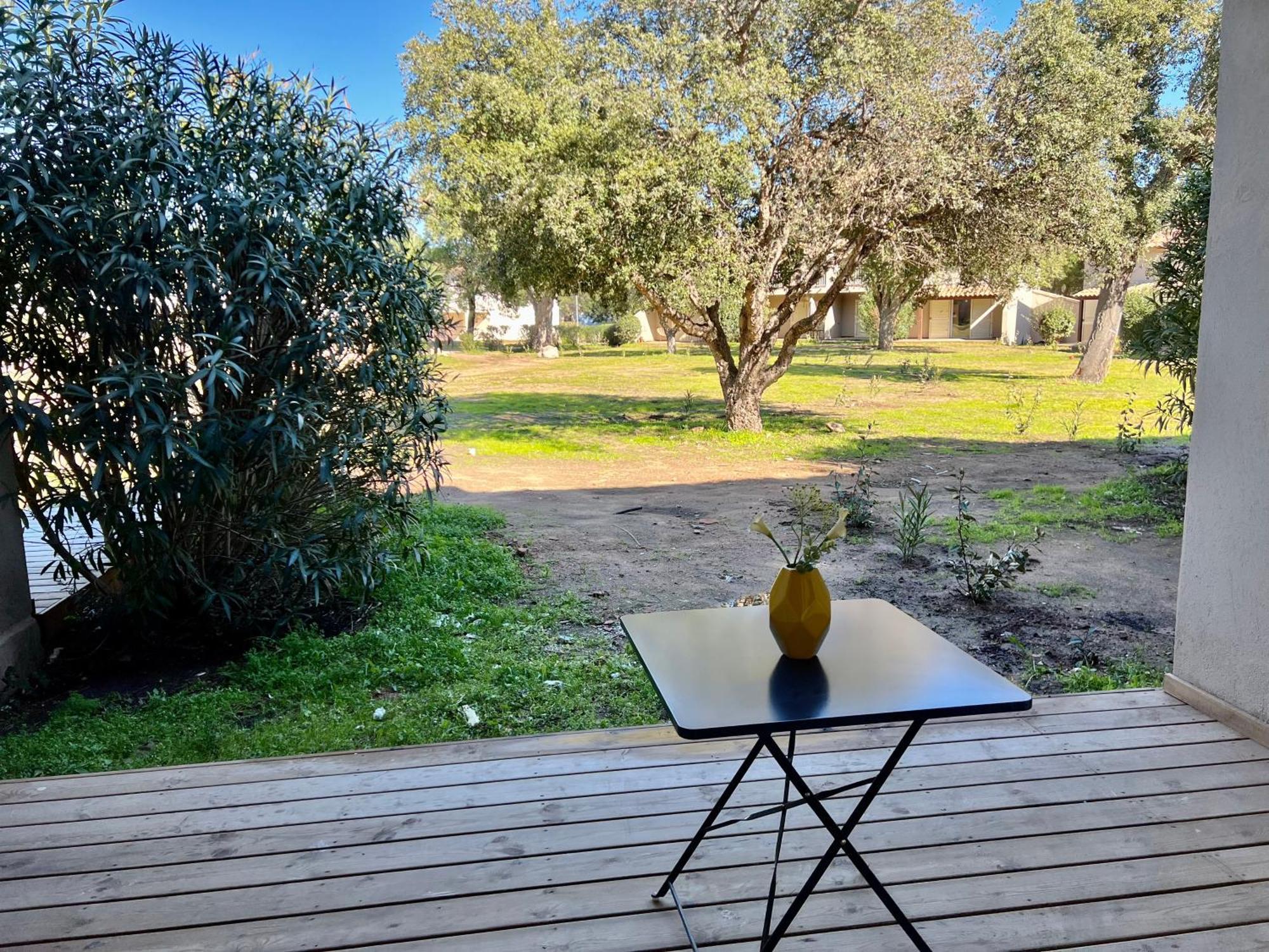 Fiori Di Cala Rossa Residence Hoteliere 里奇 外观 照片