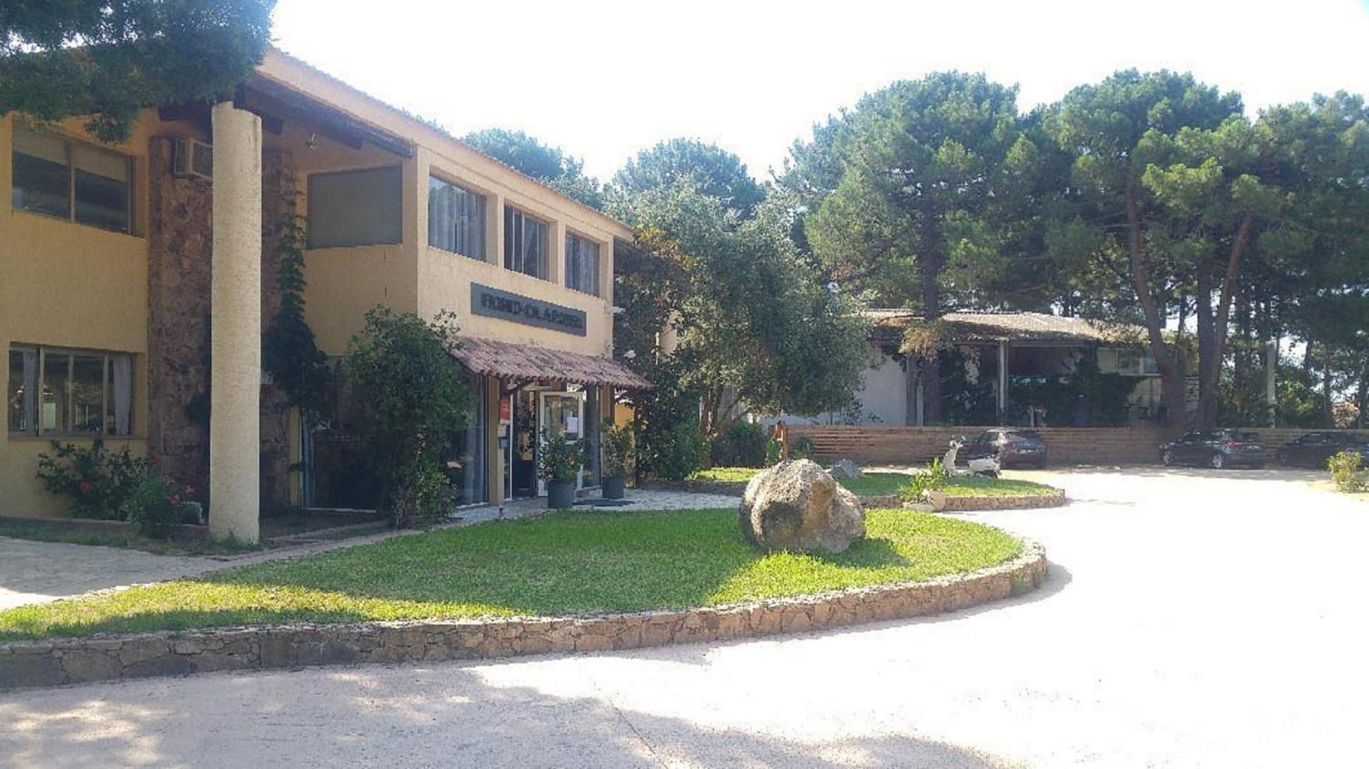 Fiori Di Cala Rossa Residence Hoteliere 里奇 外观 照片