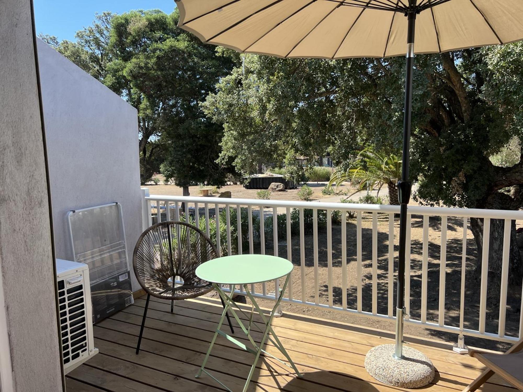 Fiori Di Cala Rossa Residence Hoteliere 里奇 外观 照片